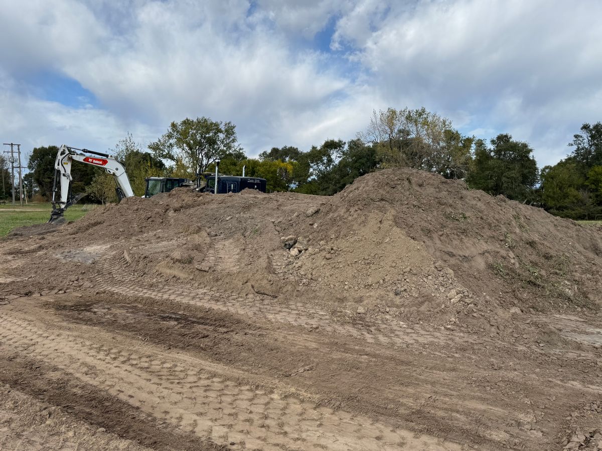 Top Soil, Sand & Gravel for HDE Services LLC in Grand Island, NE