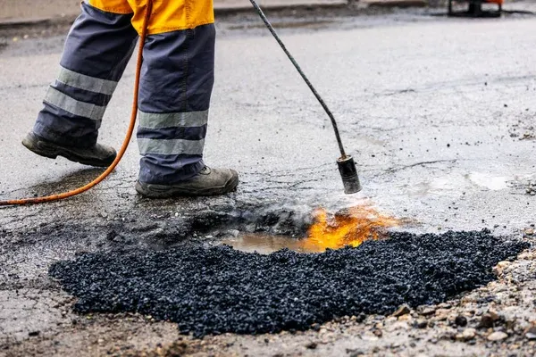 Asphalt Repair for VenMor Asphalt Maintenance in Santa Paula, CA