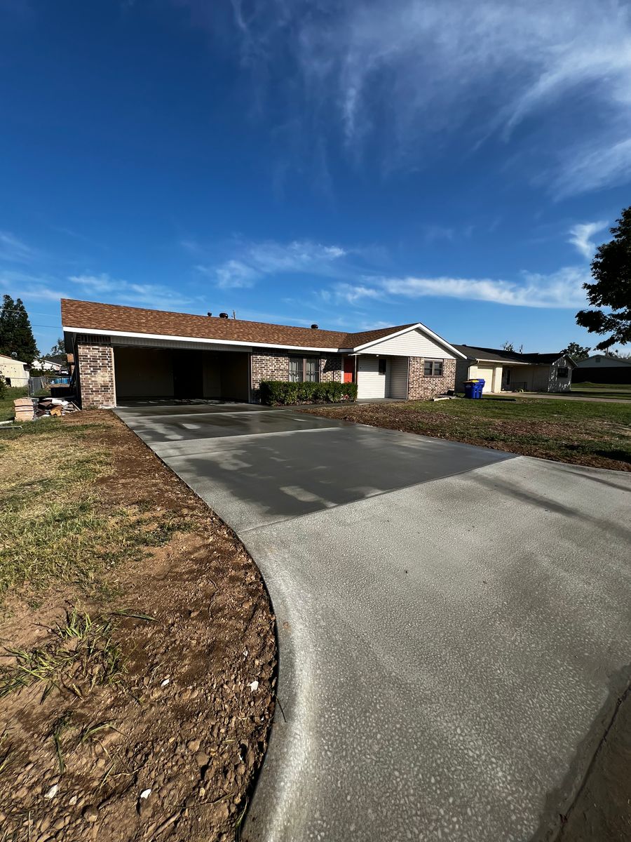 Driveways for Modern Concrete LLC in Lowell, AR
