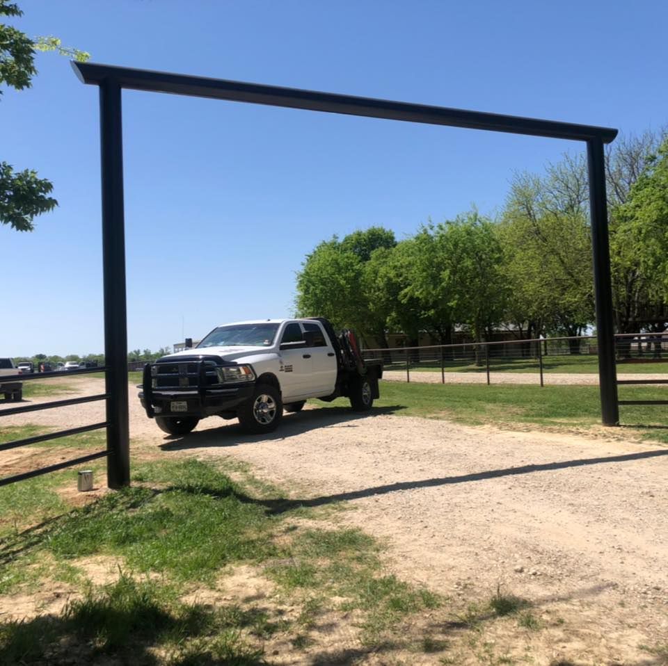 Custom Gates for Leatherneck Welding, LLC in Gainesville, TX