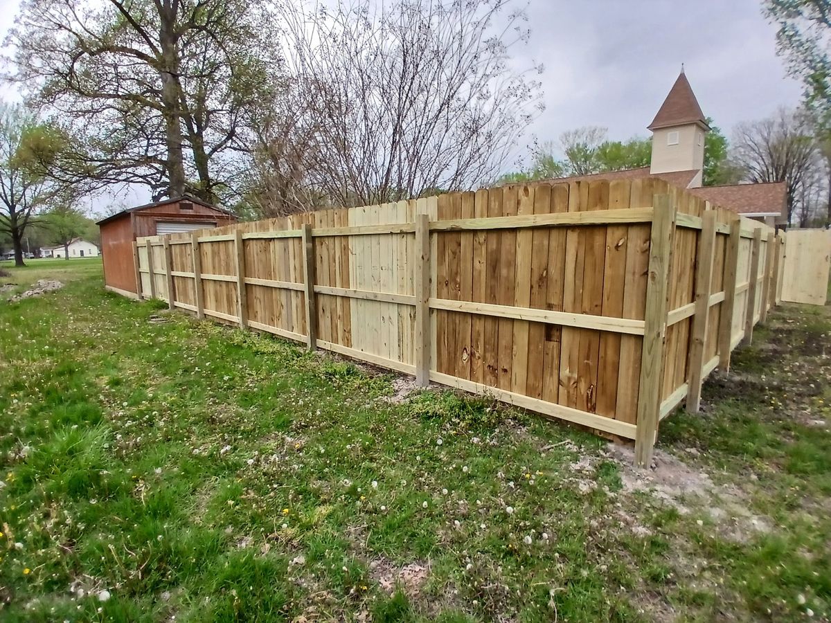Fencing for Dead Tree General Contracting in Carbondale, Illinois