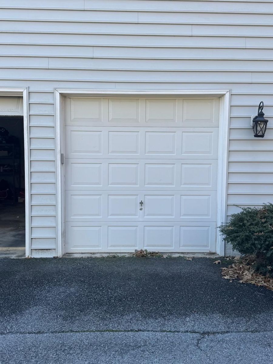 Garage Door Repair for JR Garage Door and Services in Waldorf, MD