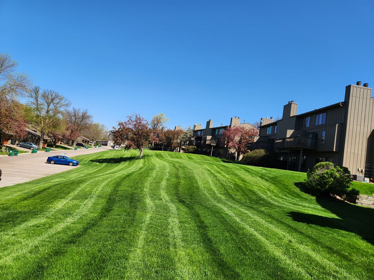 Mowing for K & I Lawn Care Service  in Eden Prarie, MN