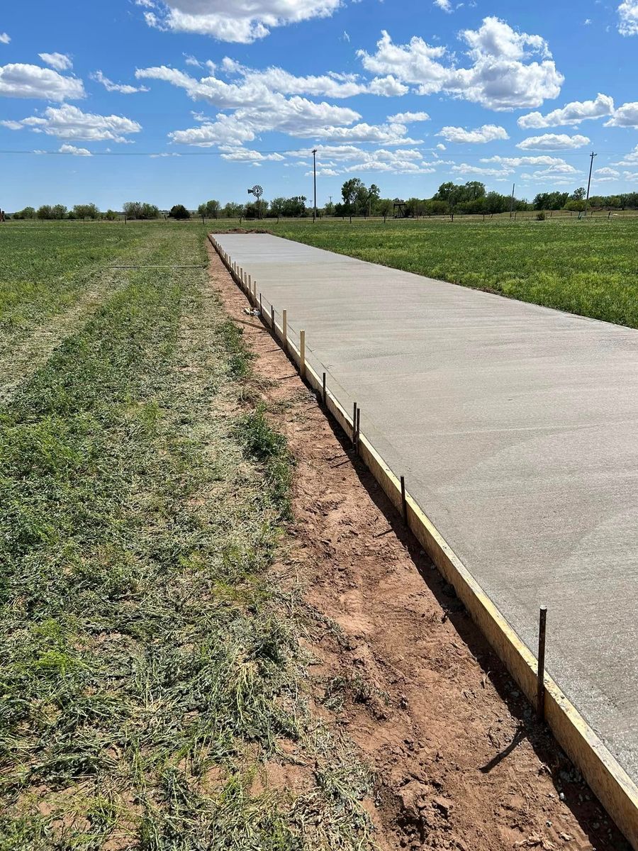 Concrete Driveways for Twisted Ridge Construction LLC in Cheney, KS