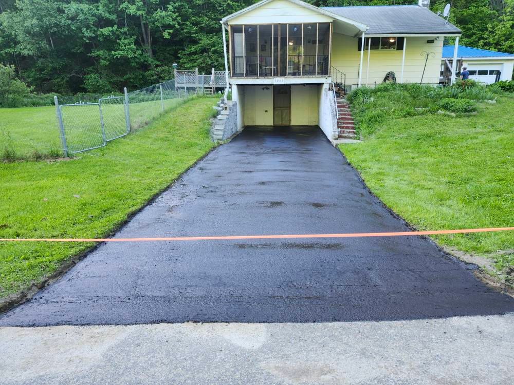 Sealcoating for Victory Driveway Sealcoating in Corning, NY