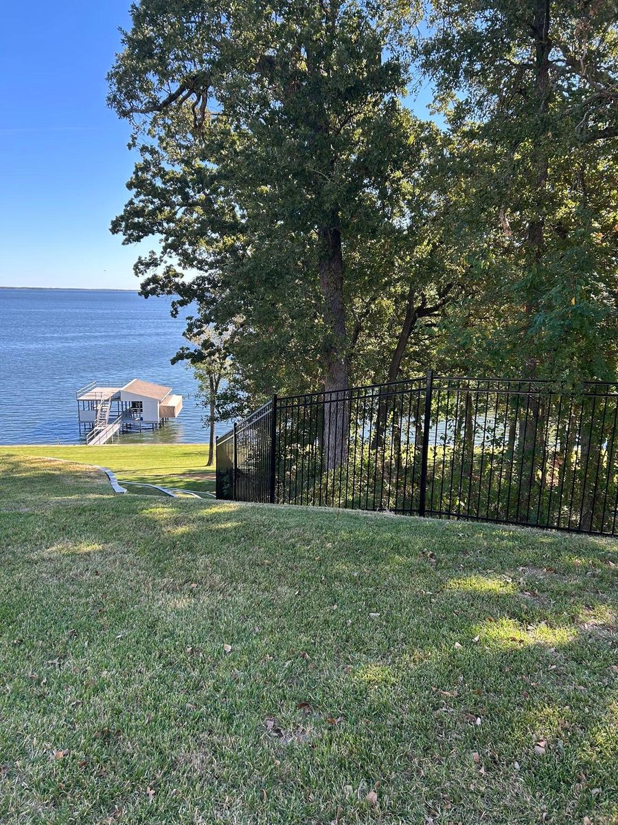 Commercial Fencing for Cowboy Construction in Palestine, TX
