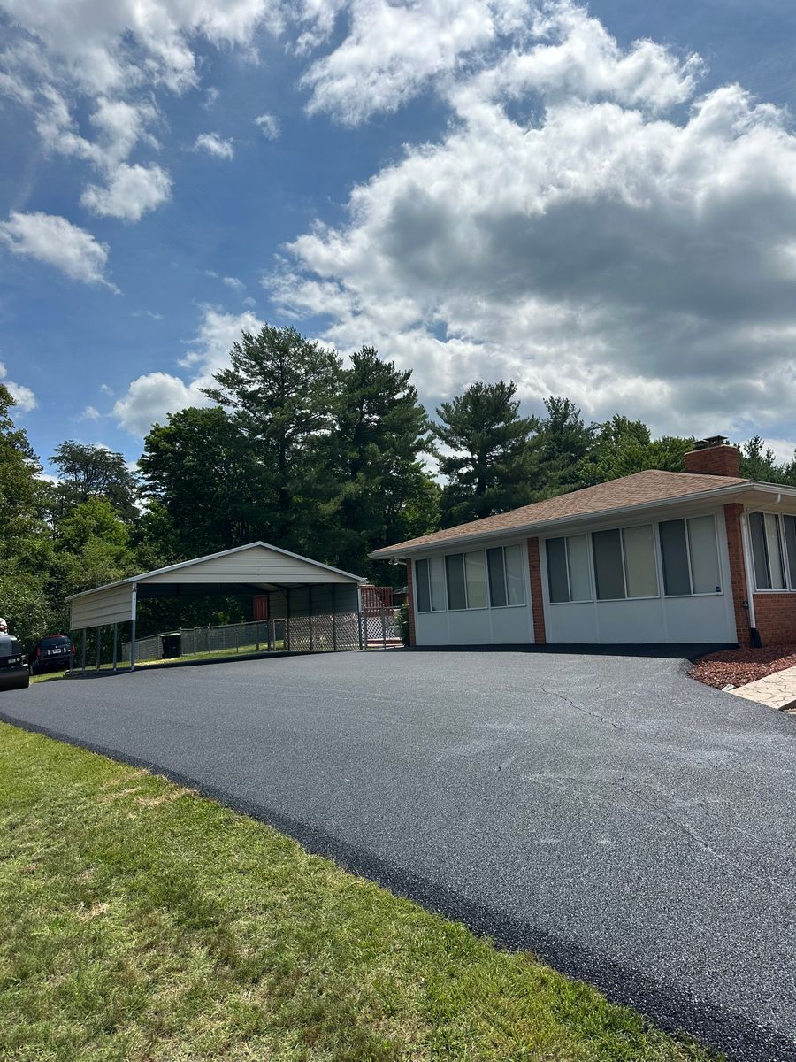 Asphalt Driveways for James R Carter Paving in Roanoke, VA