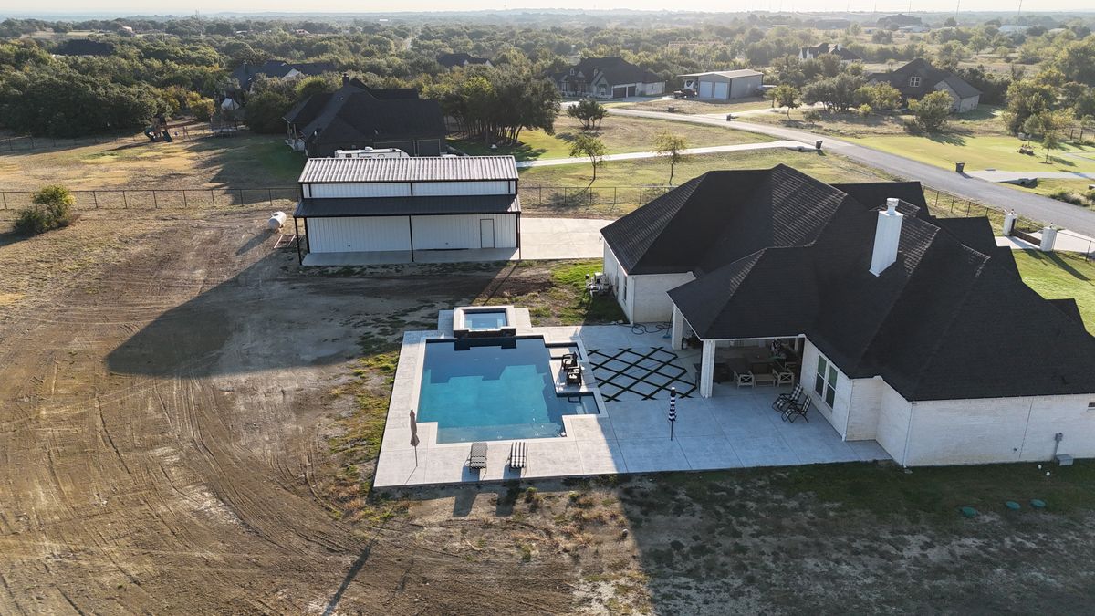 Custom Pool Design for Black Diamond Custom Pools LLC in Azle, TX