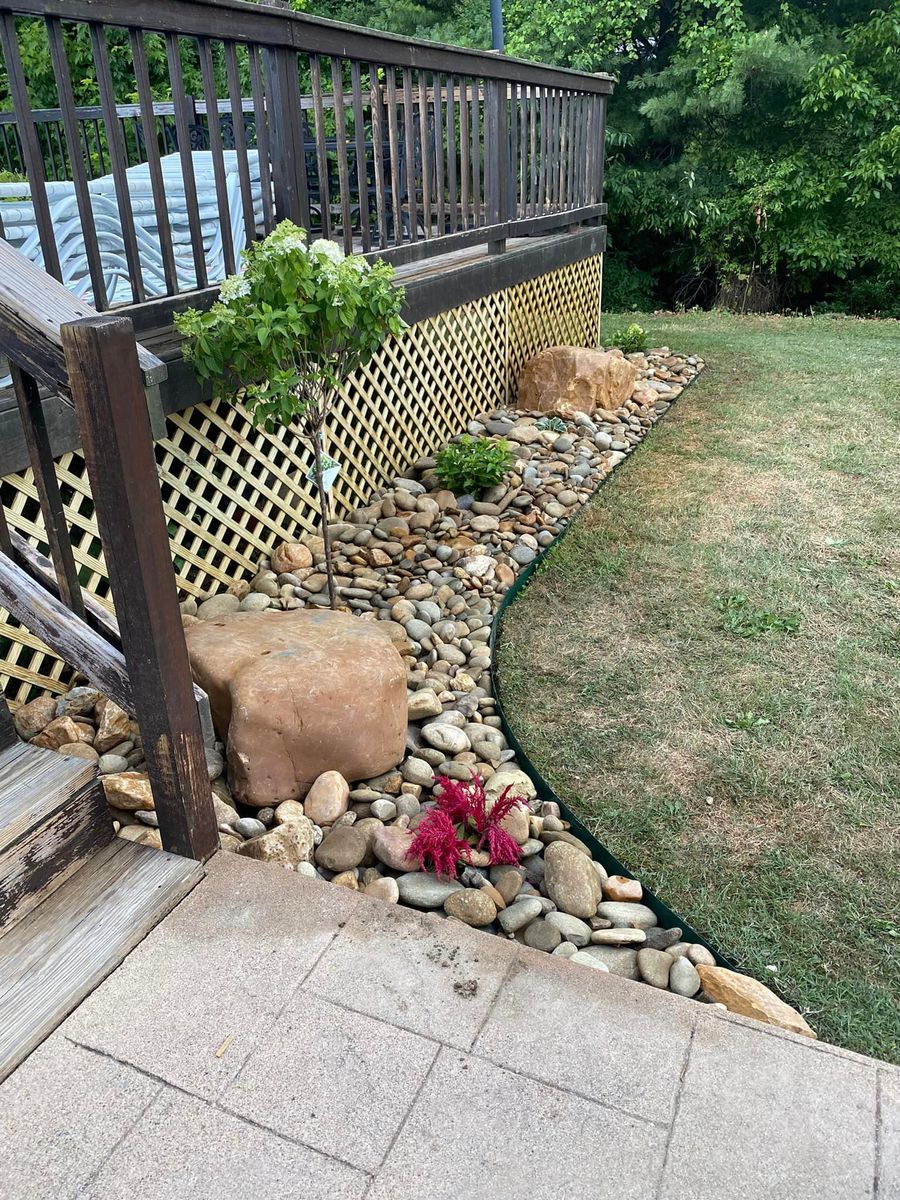 Landscaping for Dust Till Dawn Lawn in London, Kentucky