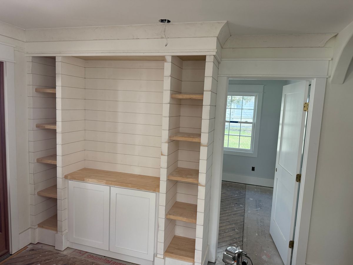 Custom Closets for A Cut Above Custom Builders, LLC in Morehead City, NC