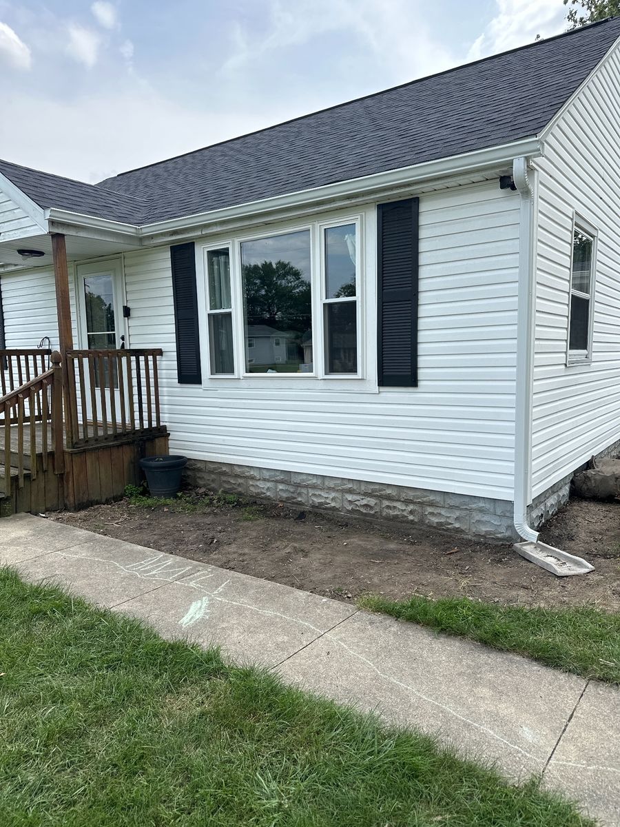 Gutter Maintenance for Seamless Gutters LLC in Fort Wayne, IN