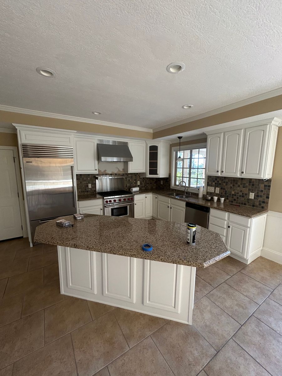 Kitchen and Cabinet Refinishing for Ivan L Paints in Knoxville, TN