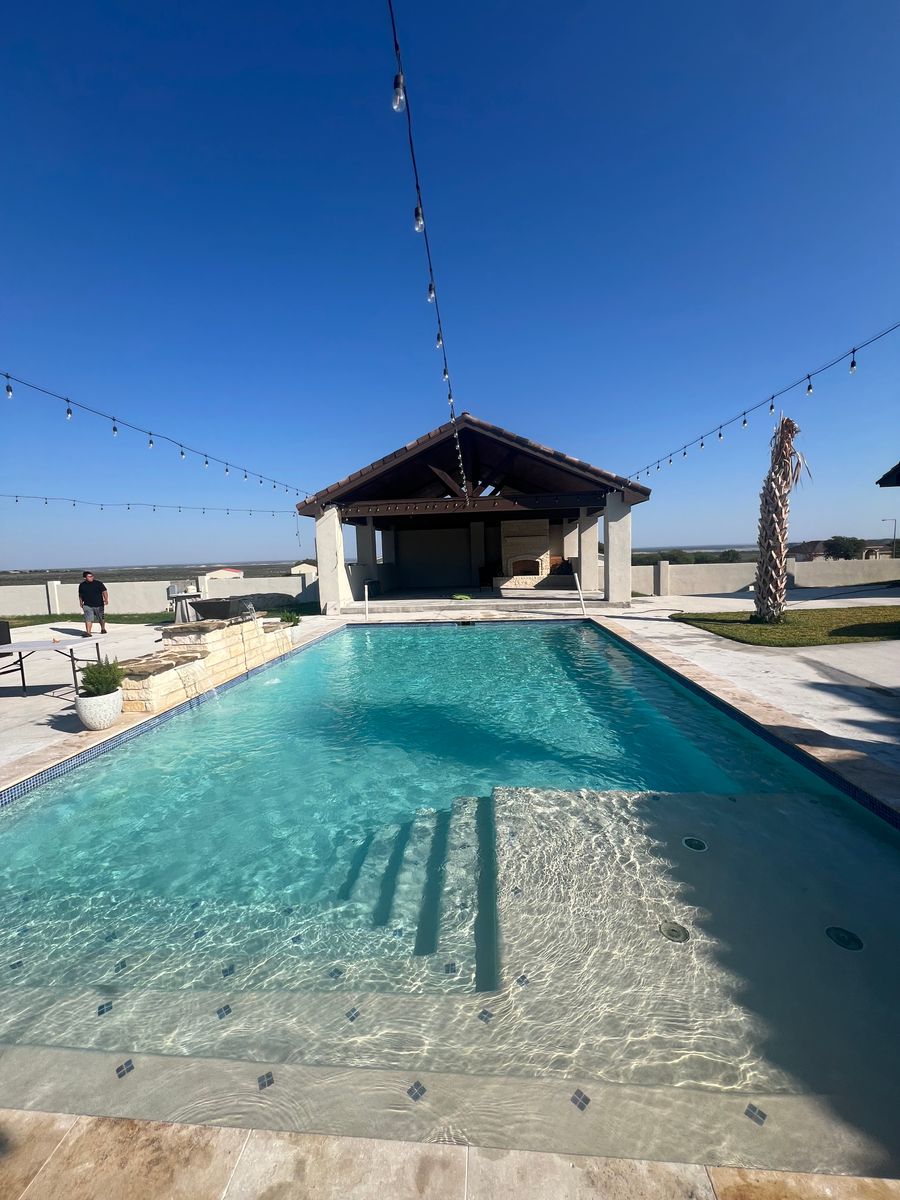 Pool Maintenance for Pool Queen Services in Del Rio, TX