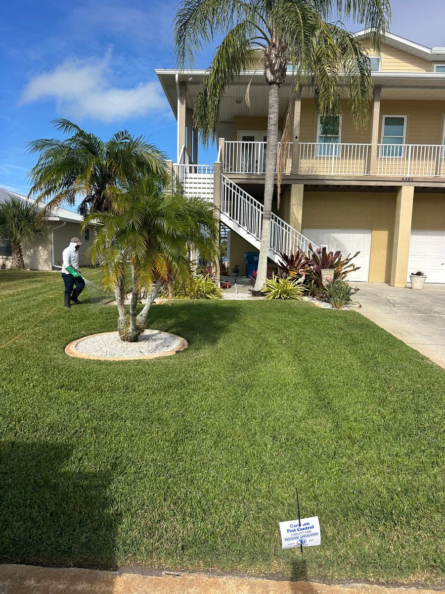 Lawn Spraying for Garrison Pest Control Inc in North Weeki Wachee, FL