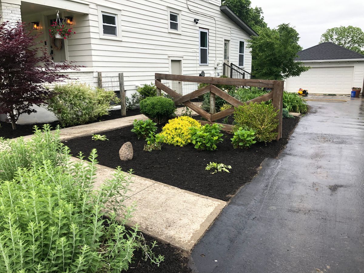 Flower Bed Design for One Call Cuts in Middletown, OH