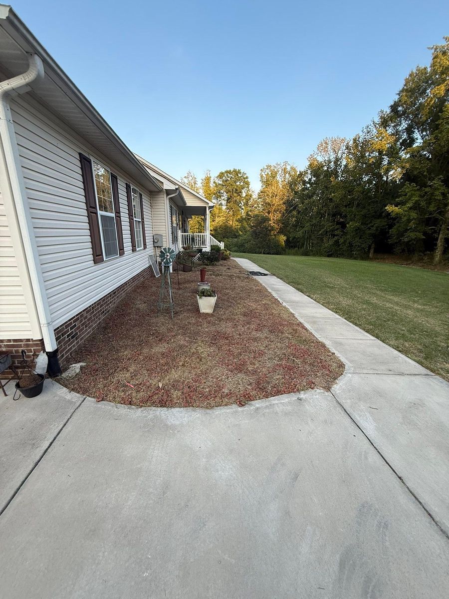 Garden Bed Edging for Healthy Roots Landscaping in Apex, NC