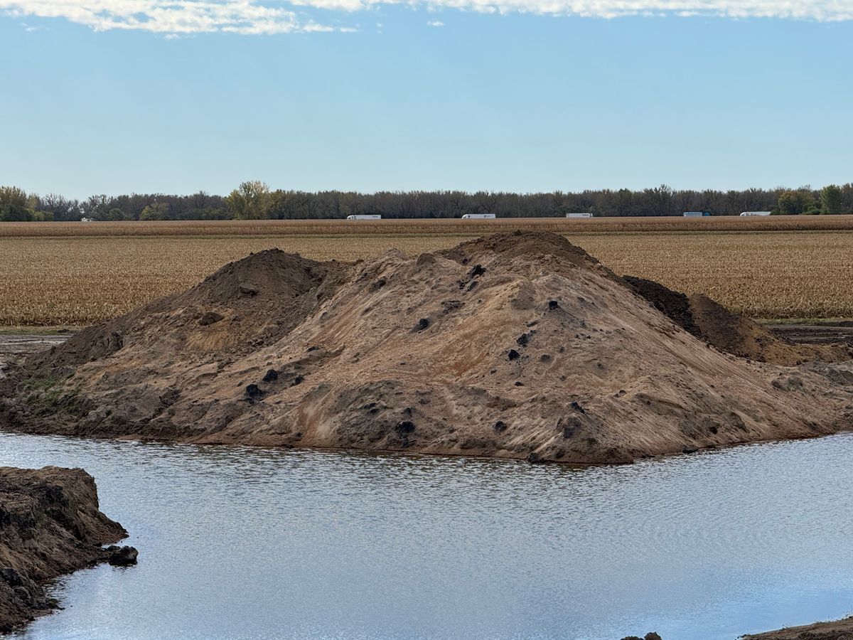 Top Soil, Sand & Gravel for HDE Services LLC in Grand Island, NE