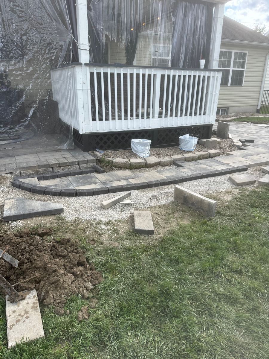 Landscape Installation for Mayfield Landscaping in Staunton, IL