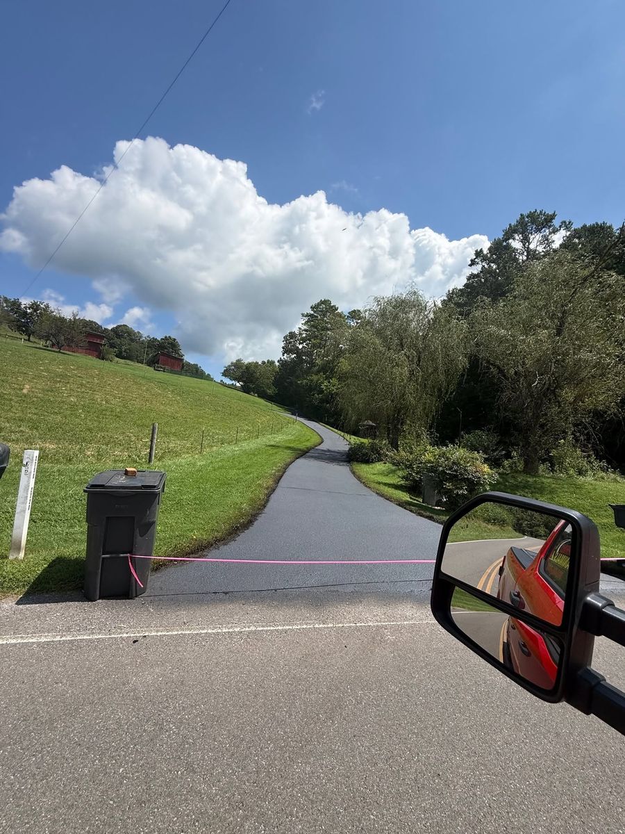 Sealcoating for Asphalt Animals in Little Rock, AR