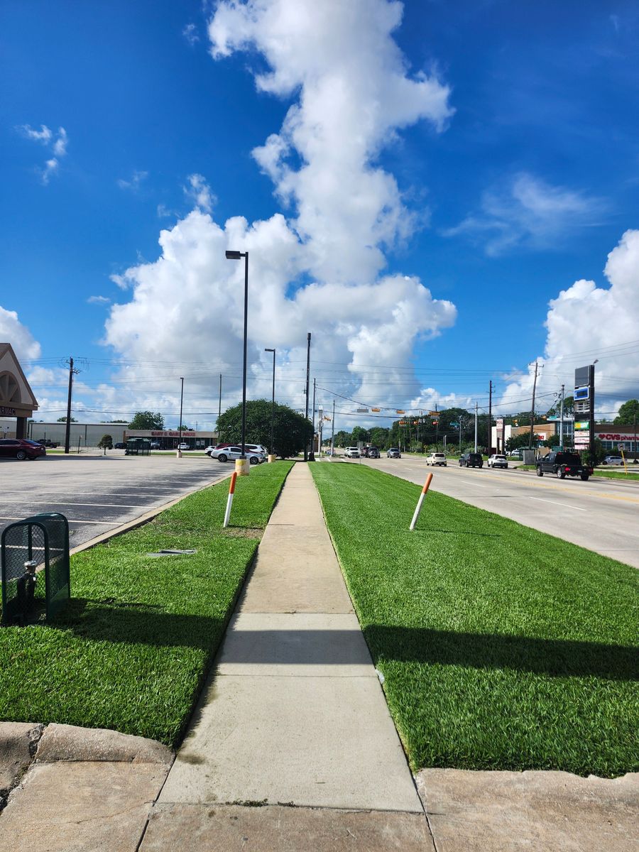 Lawn Maintenance for Bonita Bay Lawn Maintenance LLC in La Porte, TX