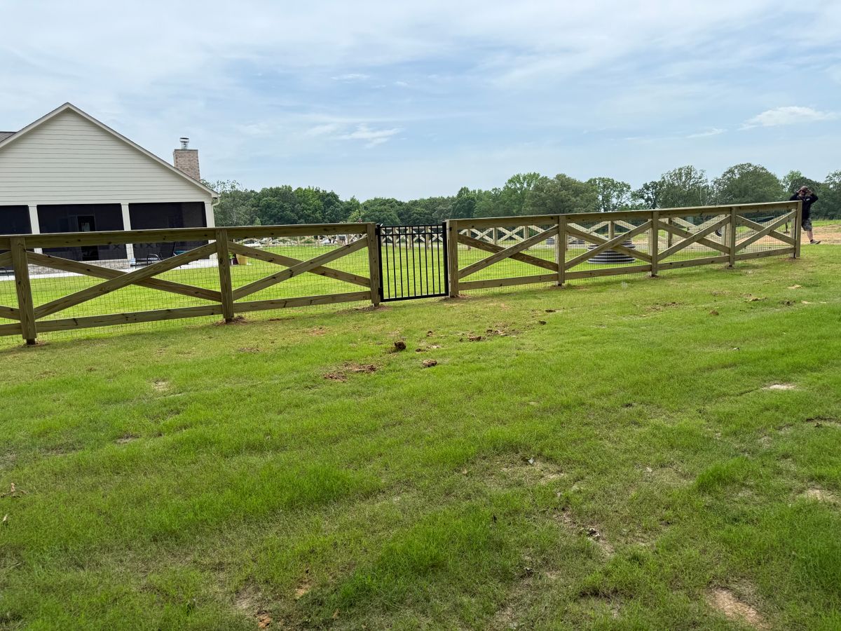 Fence Installation for Manning Fence, LLC in Hernando, MS