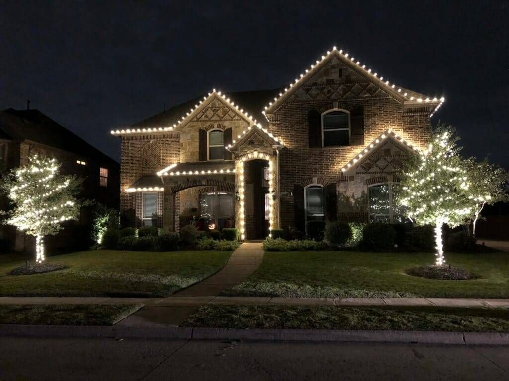 Landscape and Holiday Lighting for The Outdoor Buddies in Houston, TX