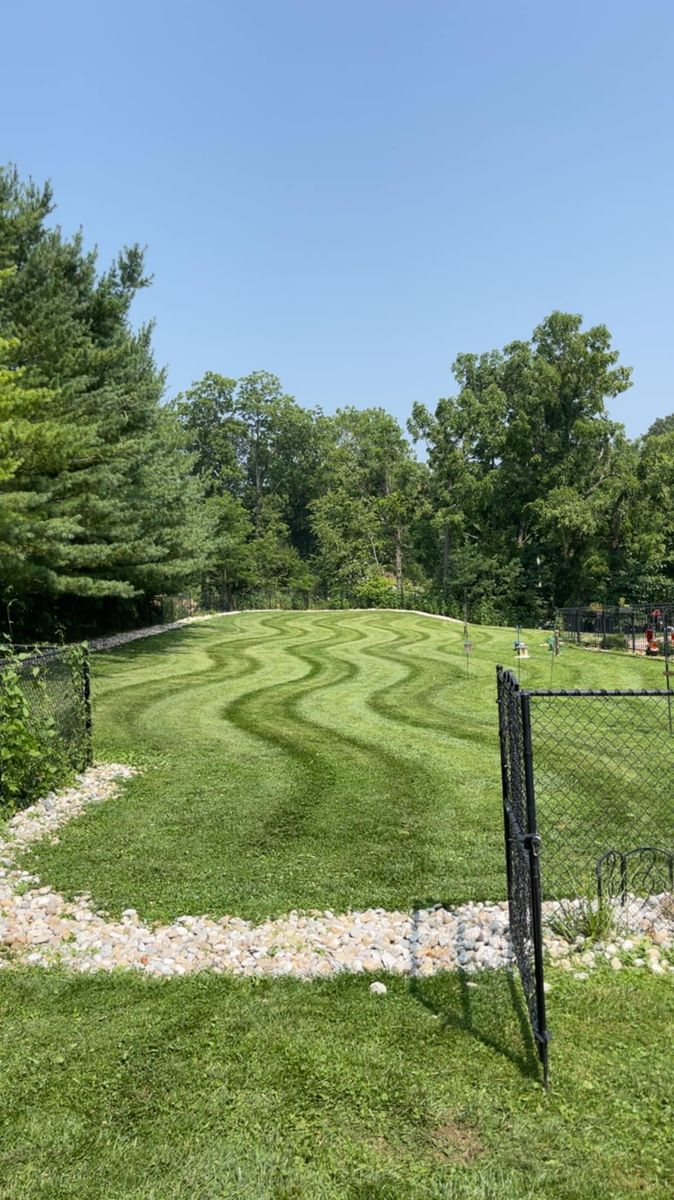 Mowing for Chapmans Lawncare and Landscaping in Connersville, IN