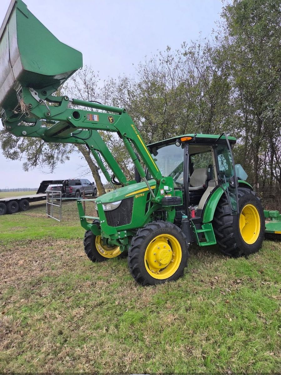 4 Wheeler IPT Spraying for Philipp Property Solutions, LLC in Valley Mills, TX