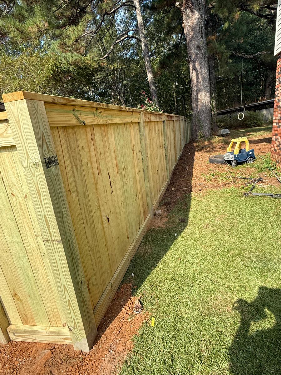 Fence Installation for Pennington Fence Co in Tupelo, MS