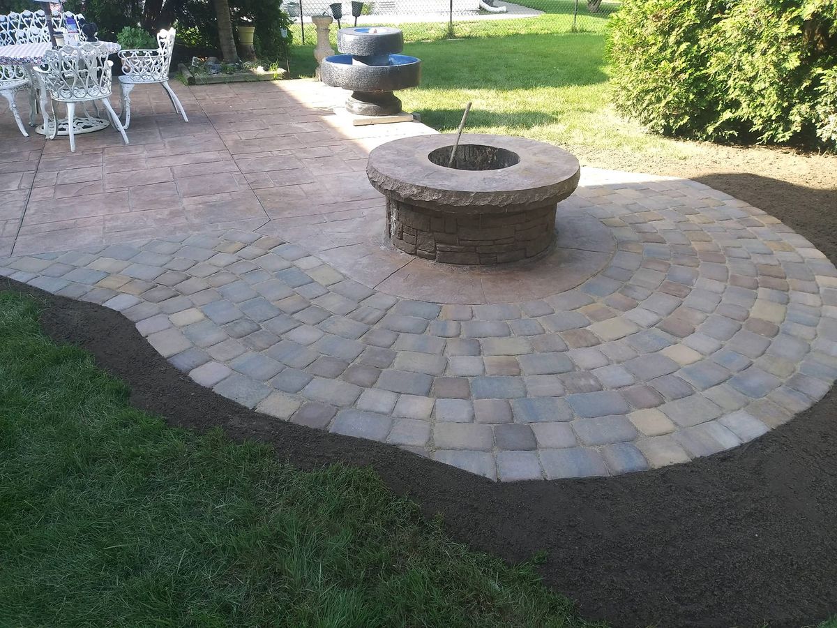 Patio Design & Construction for Humphries Hardscape in Wyandotte, MI