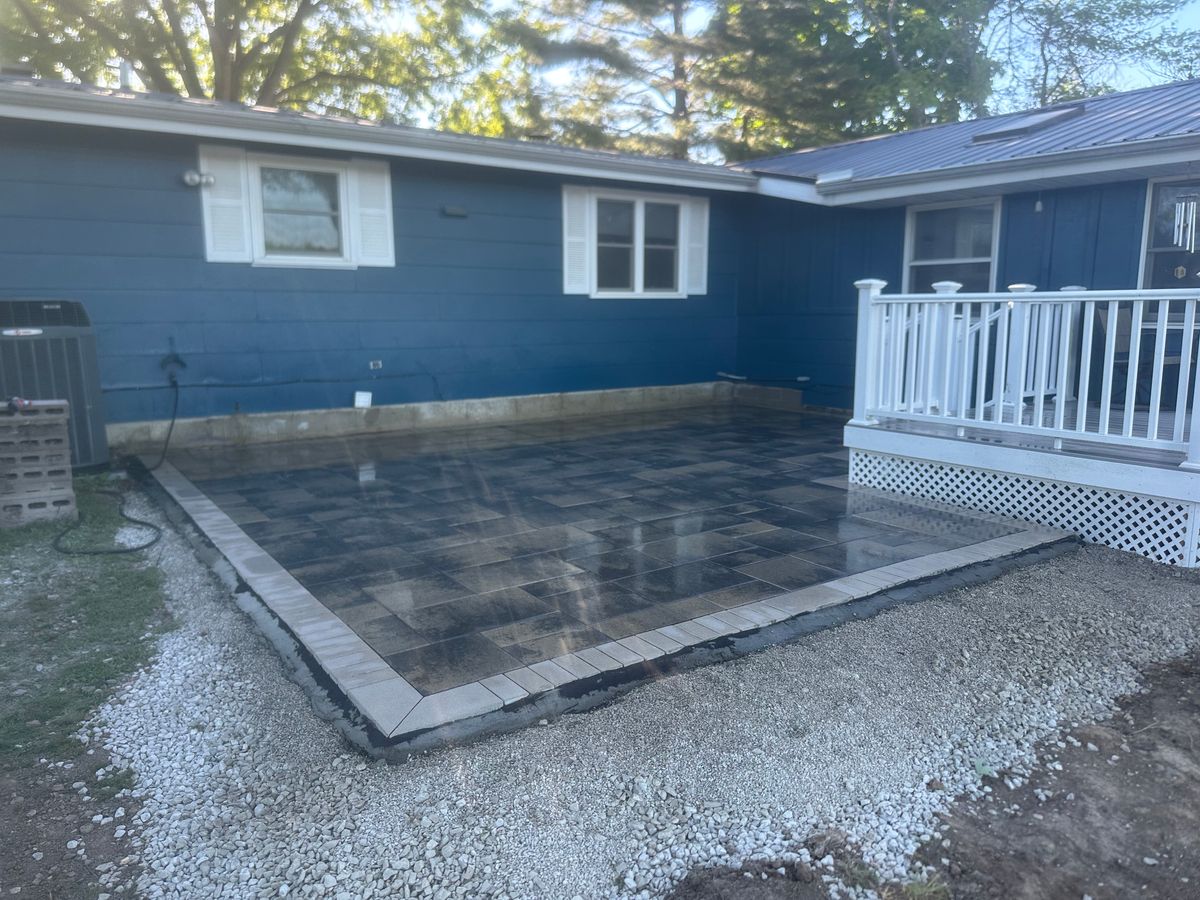 Landscape Installation for Mayfield Landscaping in Staunton, IL