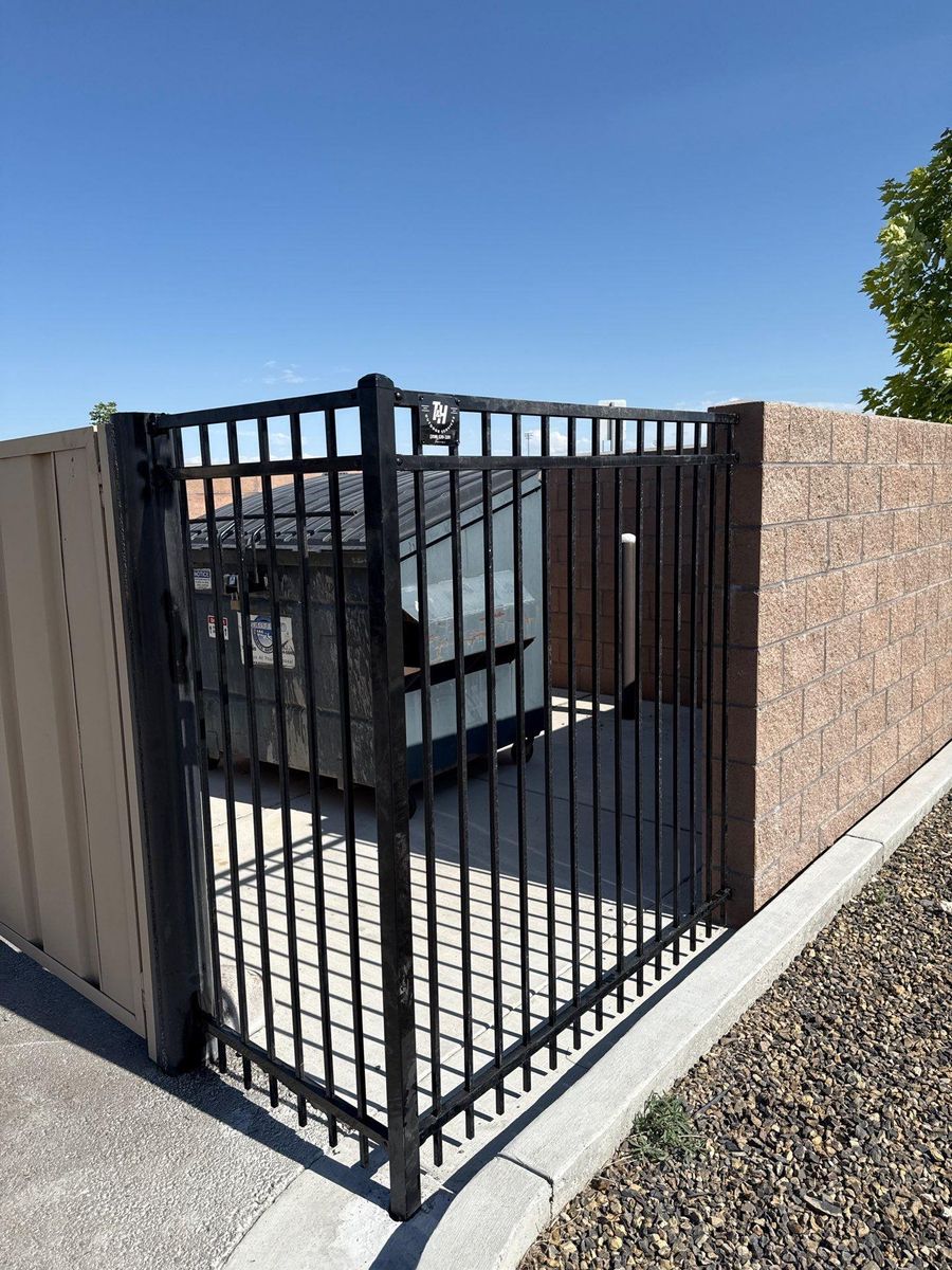Chain Link Fence  for T&H Outdoor Services in Twin Falls, ID