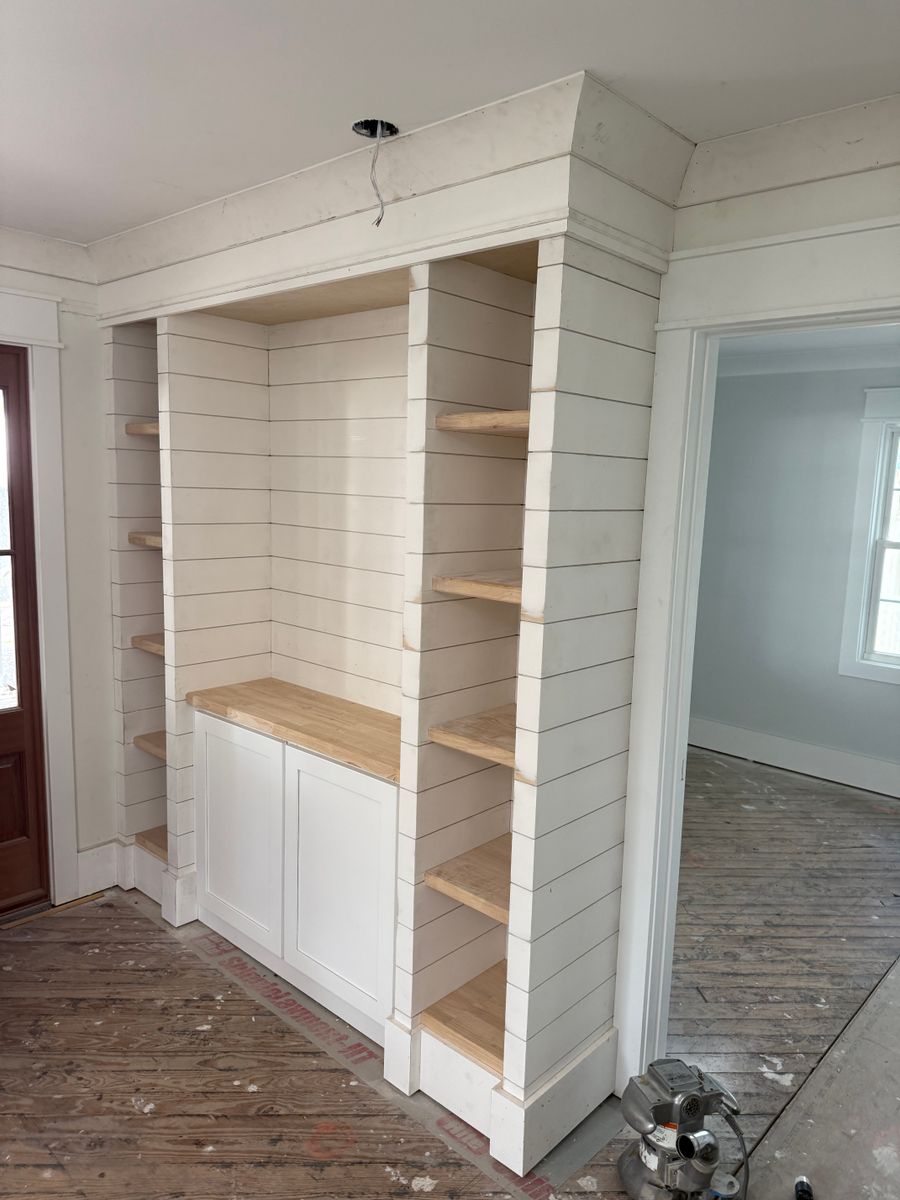 Custom Closets for A Cut Above Custom Builders, LLC in Morehead City, NC