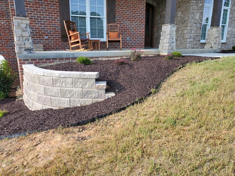 Mulching for Great Lakes Lawn & Landscape in knoxville, TN