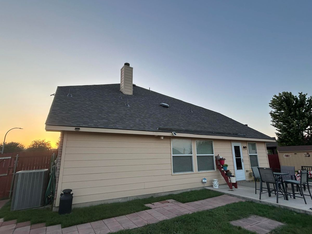 Roofing Installation for Royalty Contracting Roofing in Saginaw, TX