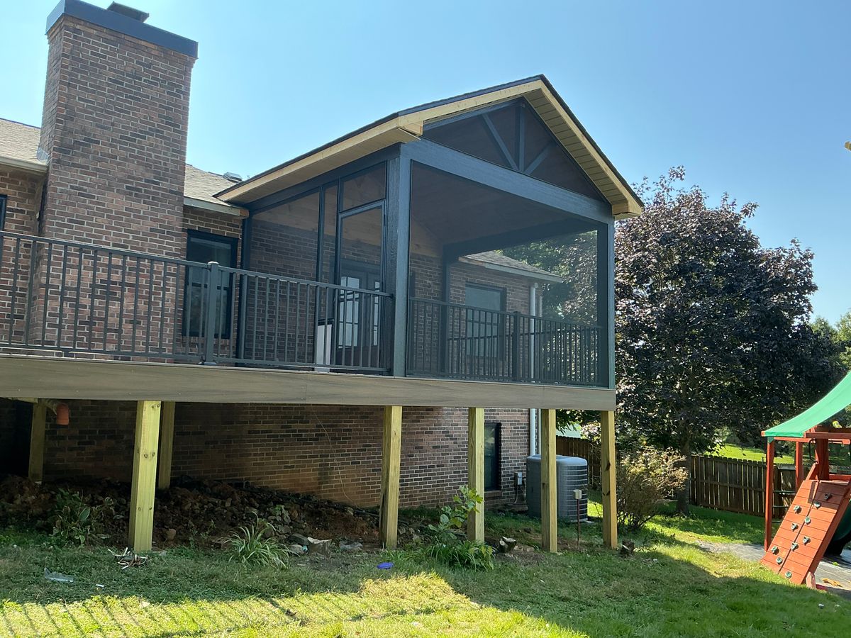 Deck Remodeling for Deck Escapes and Outdoor Living in Knoxville, TN