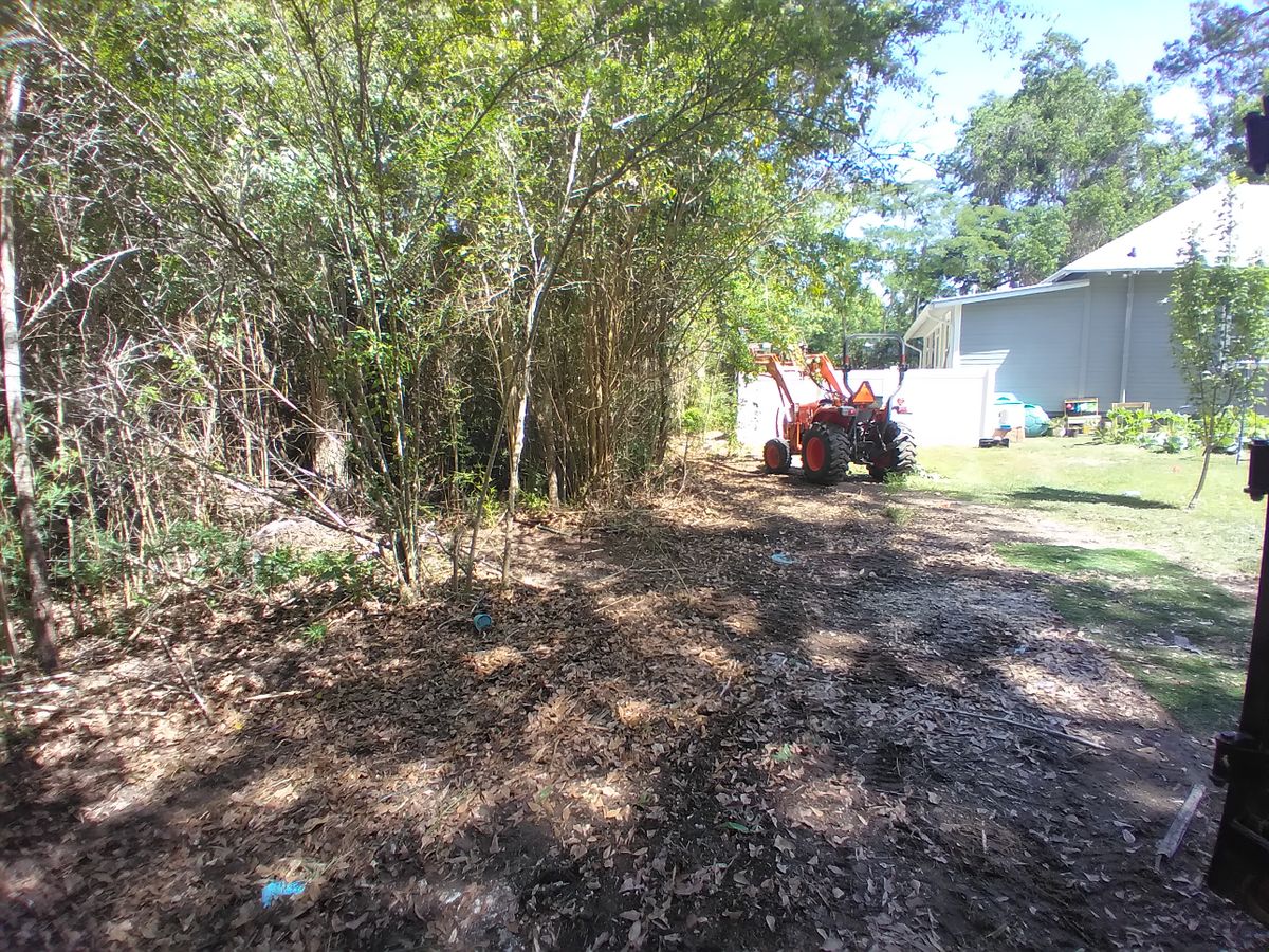 Tractor Service's ! Grapple work ; minor land clearing tree service ; chainsaw work ; gardens / food plots discing ETC for Landrum’s Lawn & Tractor Services in Blountstown, FL