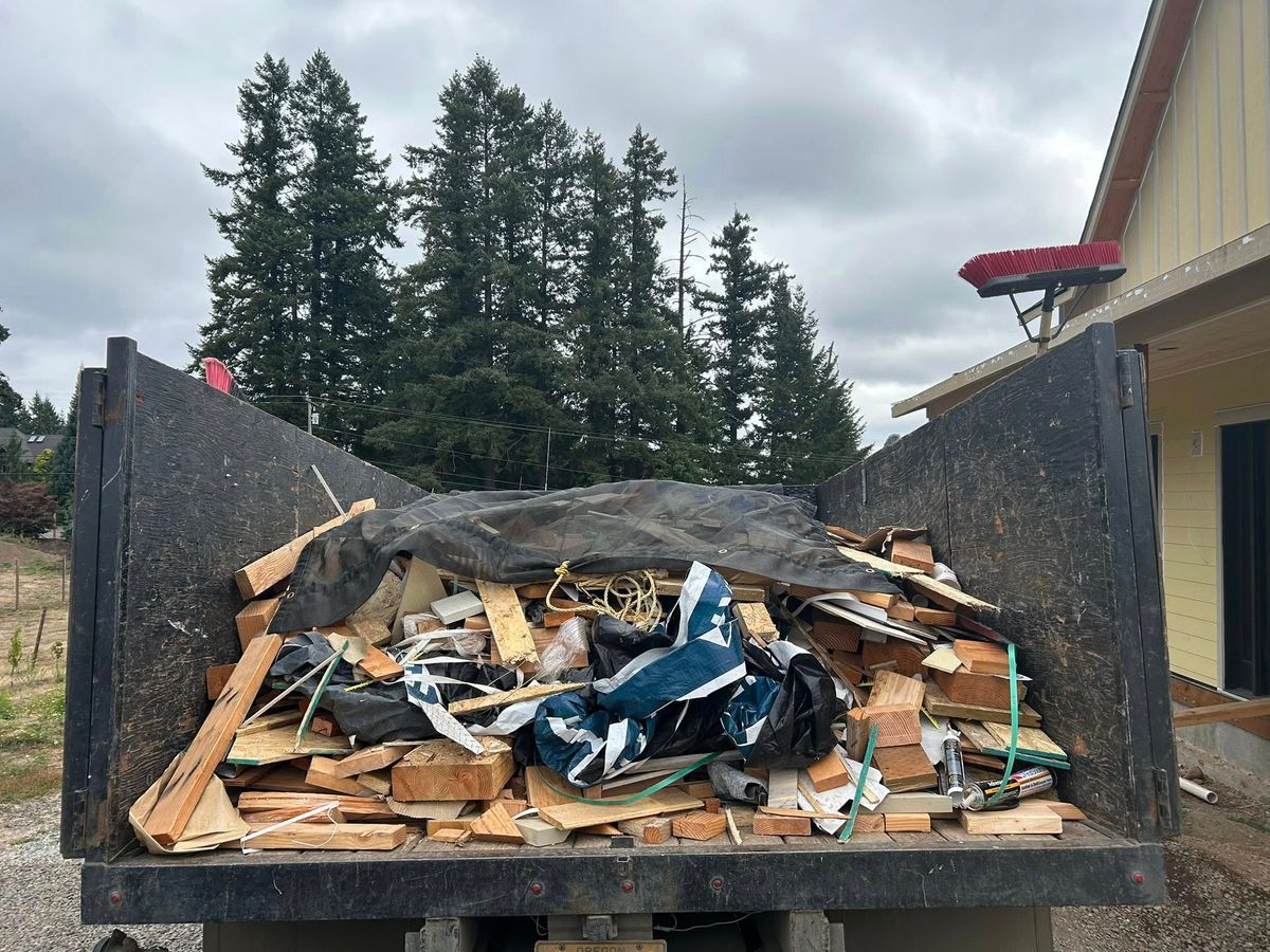 Household Junk Removal for Sol Junk Removal in Independence, OR