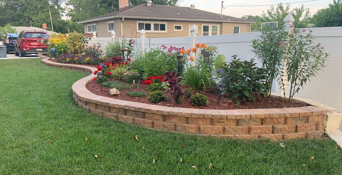 Garden edging and raised beds for Matteo Hardscapes in Towson,  MD