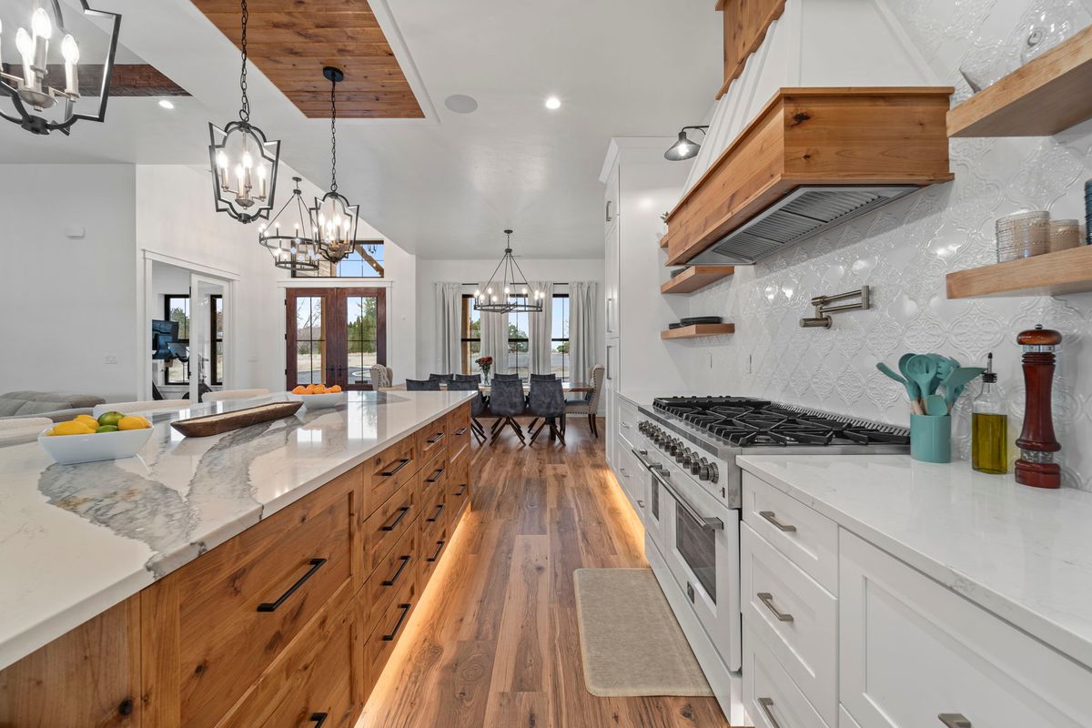 Custom Home Construction for Genuine Homes LLC in Franklin County, WA