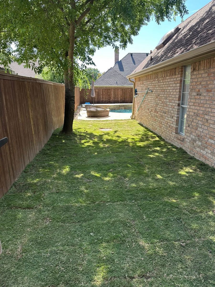 Lawn Maintenance for C3 Custom Landscaping in Paris, TX