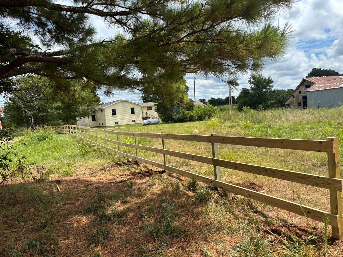 Fencing for Mo’ Joe Construction in Goshen, AR