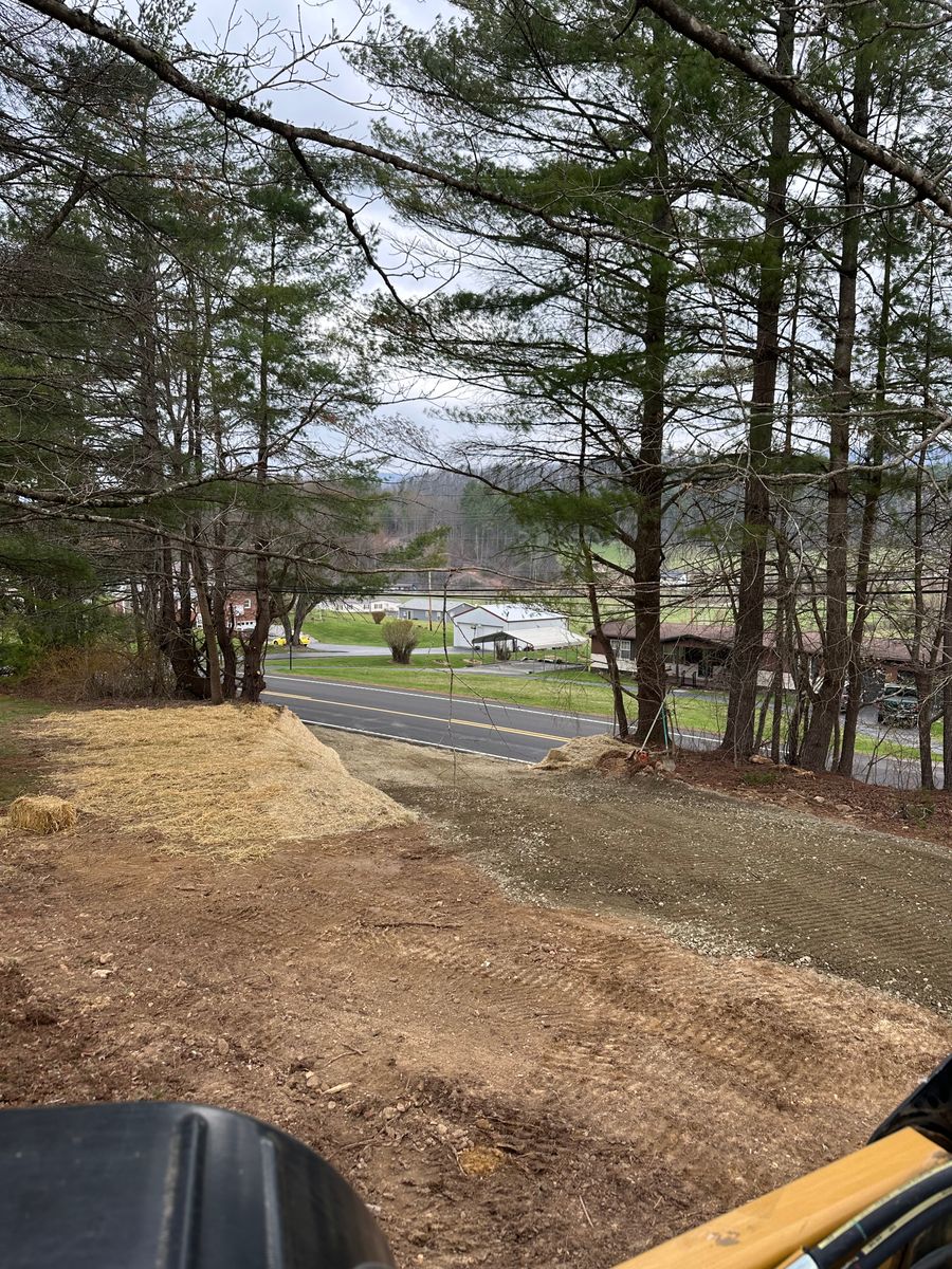Grading and Leveling for Trophy Ridge Grading & Hauling in Mountain City, TN