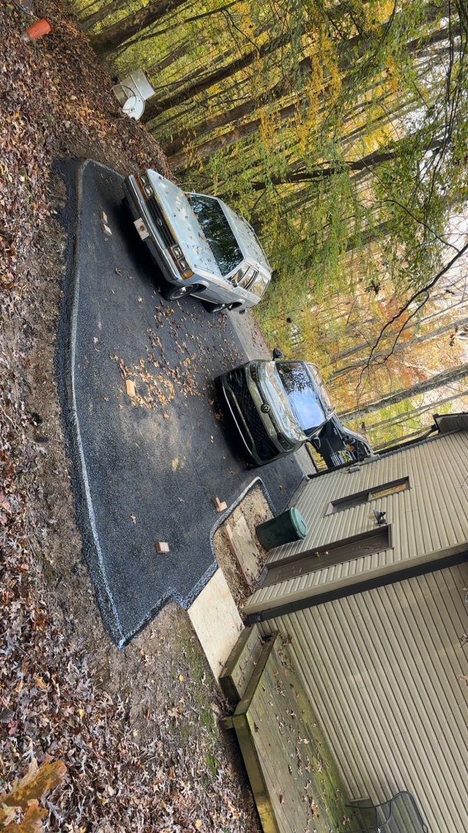 Asphalt Paving for Metzler Paving and Sealcoating LLC in Jacksboro, TN