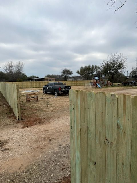 Fencing for Enriquez Home Improvement in San Antonio , TX