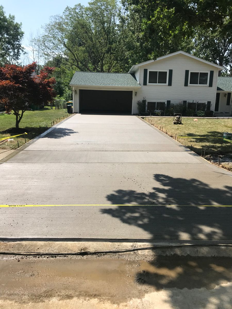 Concrete for Lake Erie Companies in Grand River, OH