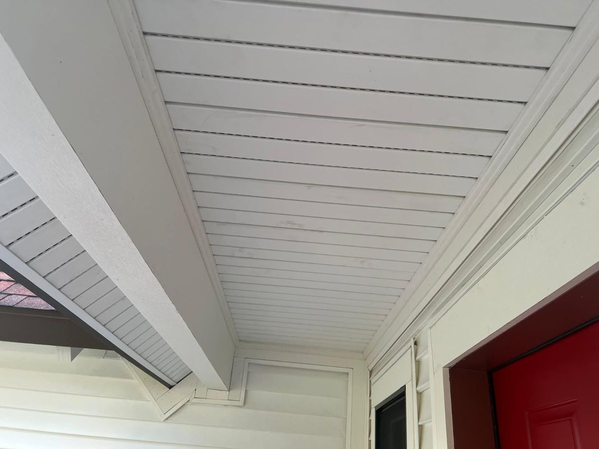 Exterior Painting for Deluxe New World Painting Company  in Cheboygan, MI