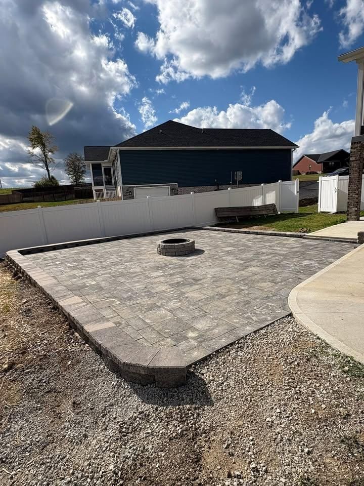 Landscape Curbing for Dust Till Dawn Lawn in London, Kentucky