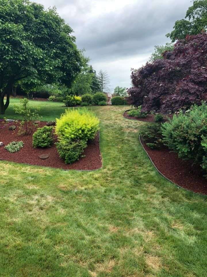 Mulch Installation for Zaldivar’s Lawn Care INC  in Peekskill, NY