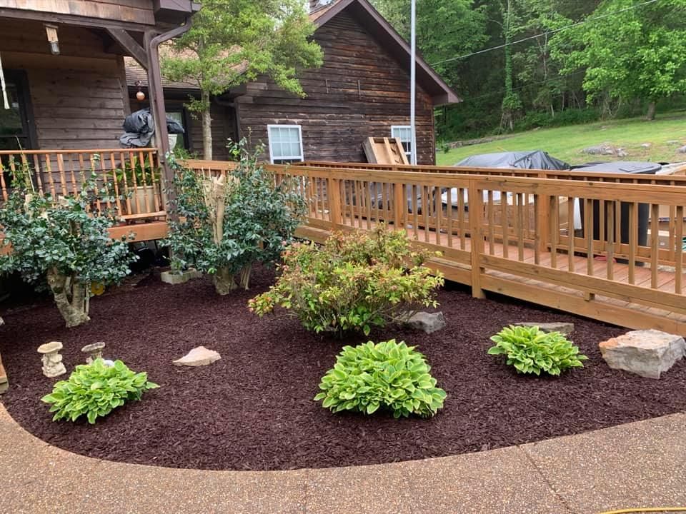 Mulch Installation for Fenix Lawn Care in Cookeville, TN